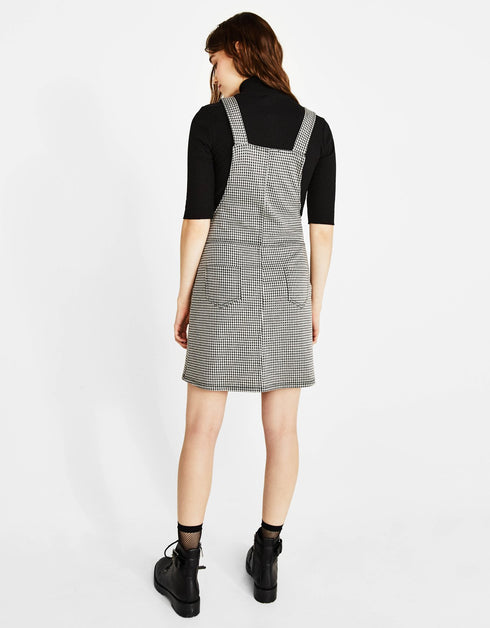 Short dungarees with pockets